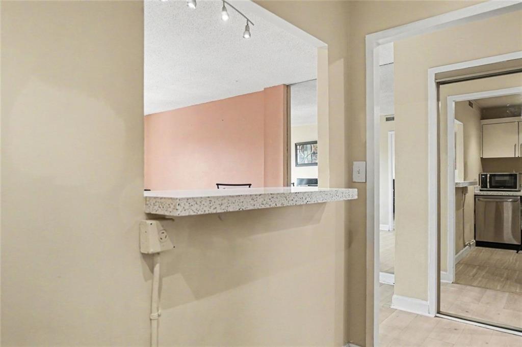 2285 Peachtree Road NE 909