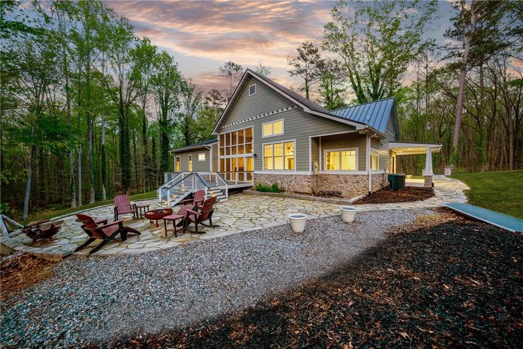 Milton, Georgia 30004, United States, 3 Bedrooms Bedrooms, ,3 BathroomsBathrooms,Residential,Pending,108685