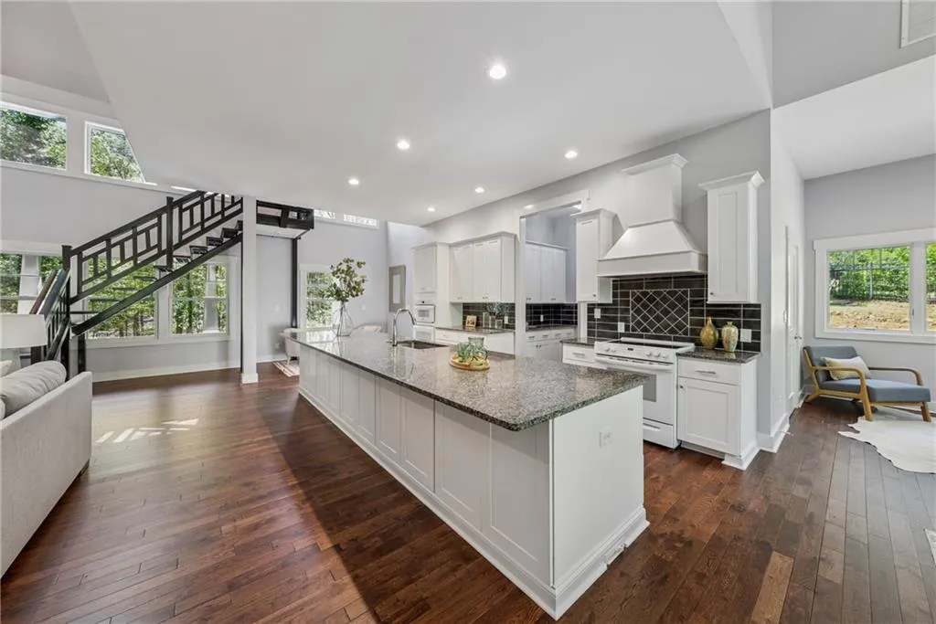 Milton, Georgia 30004, United States, 3 Bedrooms Bedrooms, ,3 BathroomsBathrooms,Residential,Pending,108685