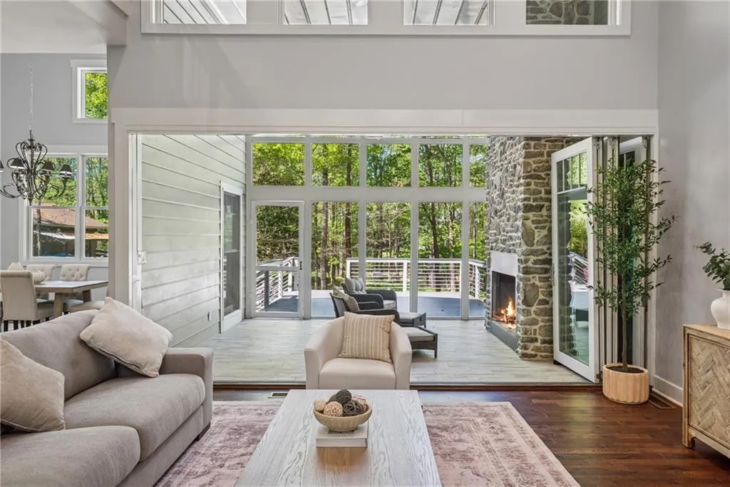 Milton, Georgia 30004, United States, 3 Bedrooms Bedrooms, ,3 BathroomsBathrooms,Residential,Pending,108685