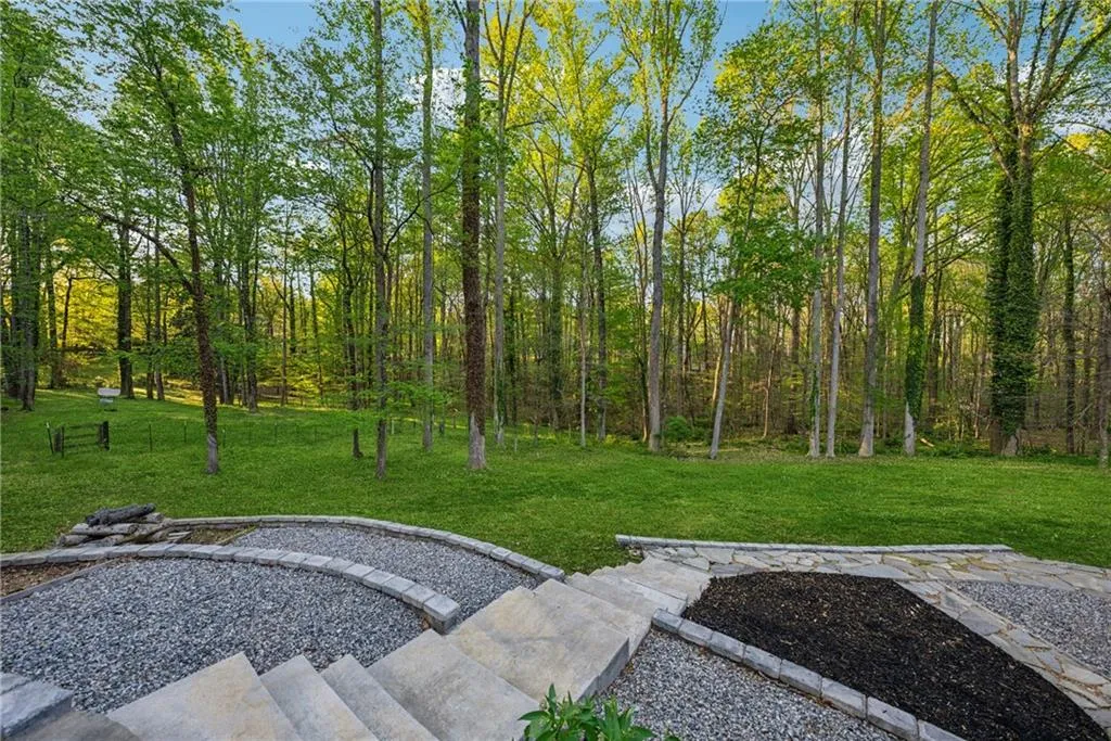 Milton, Georgia 30004, United States, 3 Bedrooms Bedrooms, ,3 BathroomsBathrooms,Residential,Pending,108685