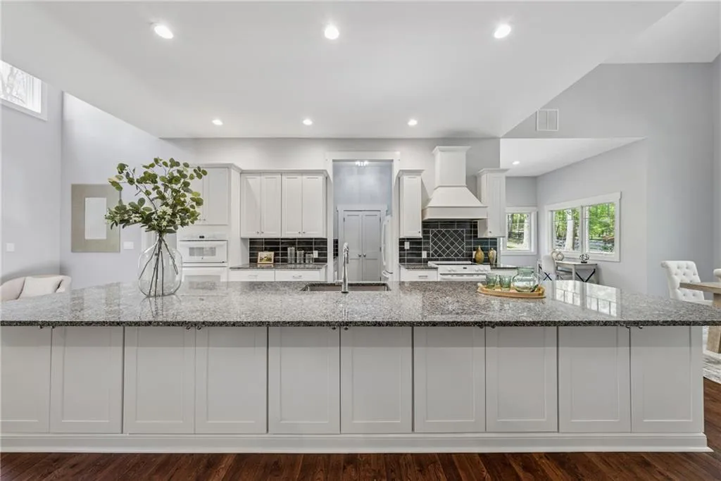 Milton, Georgia 30004, United States, 3 Bedrooms Bedrooms, ,3 BathroomsBathrooms,Residential,Pending,108685