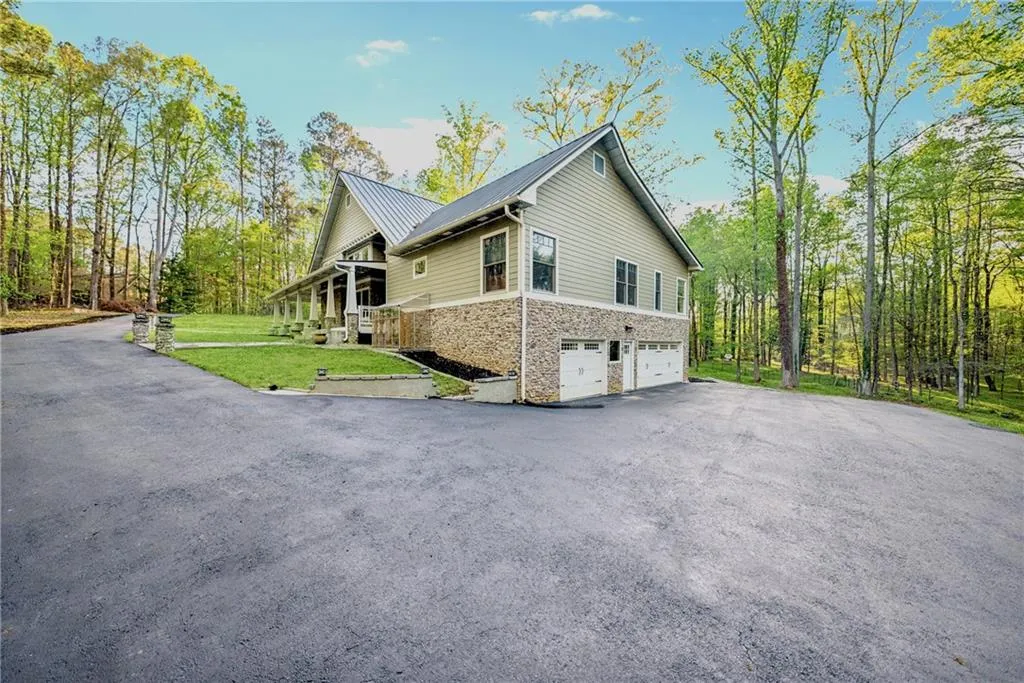 Milton, Georgia 30004, United States, 3 Bedrooms Bedrooms, ,3 BathroomsBathrooms,Residential,Pending,108685