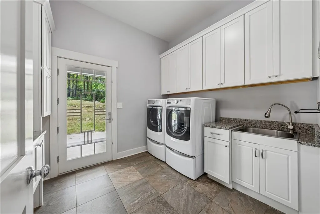 Milton, Georgia 30004, United States, 3 Bedrooms Bedrooms, ,3 BathroomsBathrooms,Residential,Pending,108685