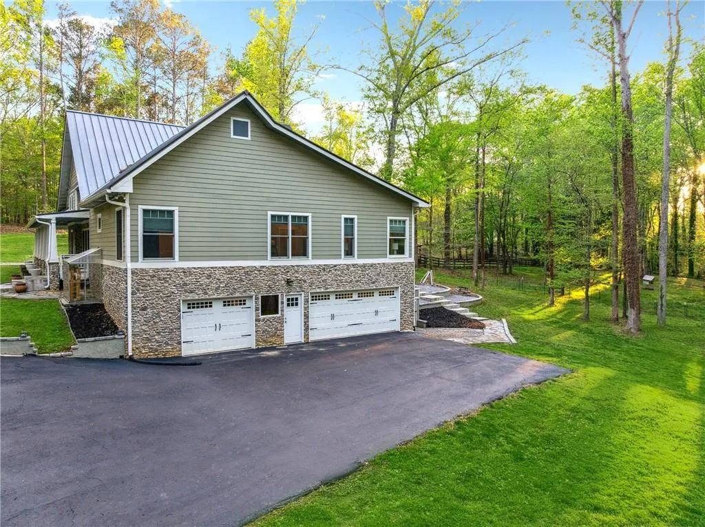 Milton, Georgia 30004, United States, 3 Bedrooms Bedrooms, ,3 BathroomsBathrooms,Residential,Pending,108685