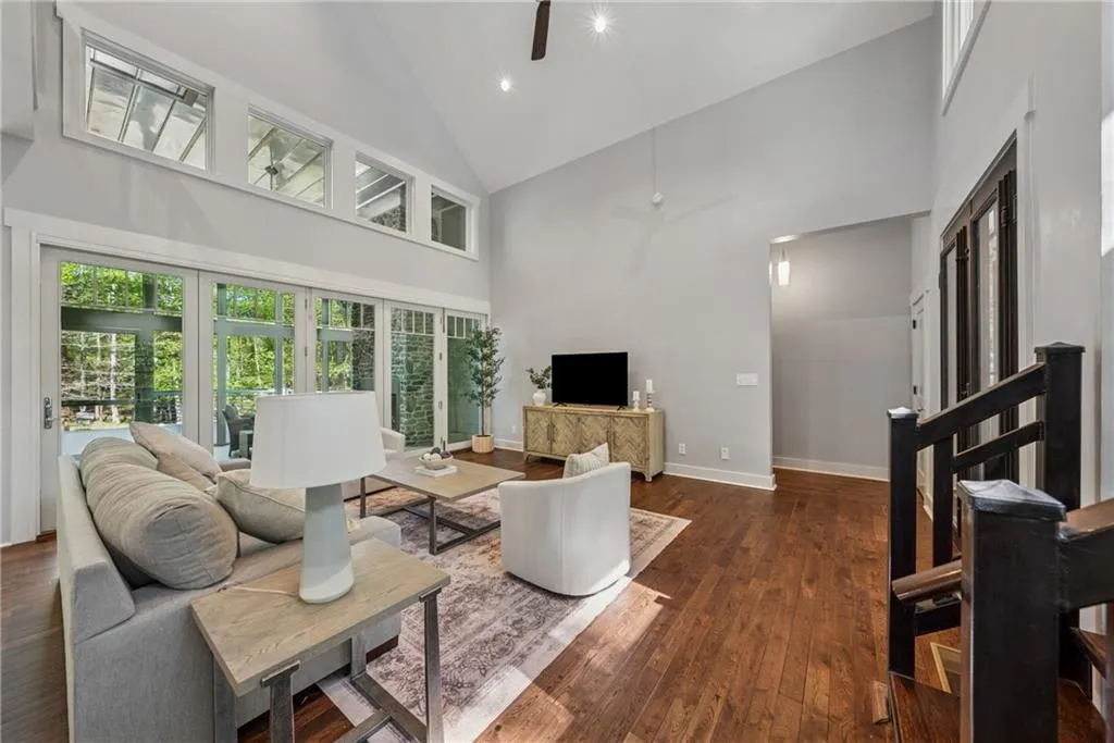 Milton, Georgia 30004, United States, 3 Bedrooms Bedrooms, ,3 BathroomsBathrooms,Residential,Pending,108685