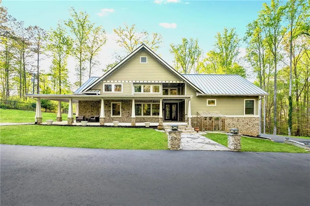 Milton, Georgia 30004, United States, 3 Bedrooms Bedrooms, ,3 BathroomsBathrooms,Residential,Pending,108685