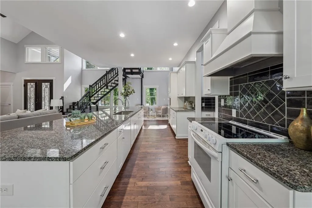 Milton, Georgia 30004, United States, 3 Bedrooms Bedrooms, ,3 BathroomsBathrooms,Residential,Pending,108685