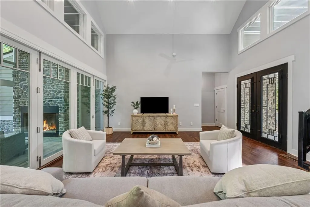 Milton, Georgia 30004, United States, 3 Bedrooms Bedrooms, ,3 BathroomsBathrooms,Residential,Pending,108685