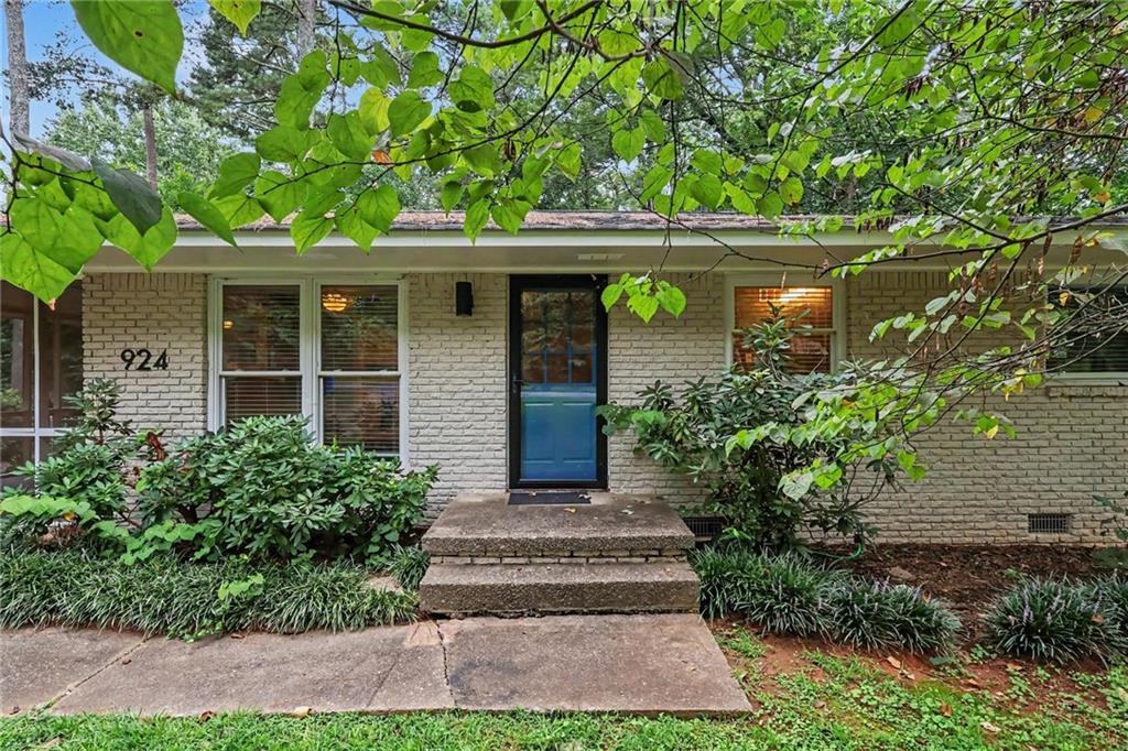 924 Greenbriar Place