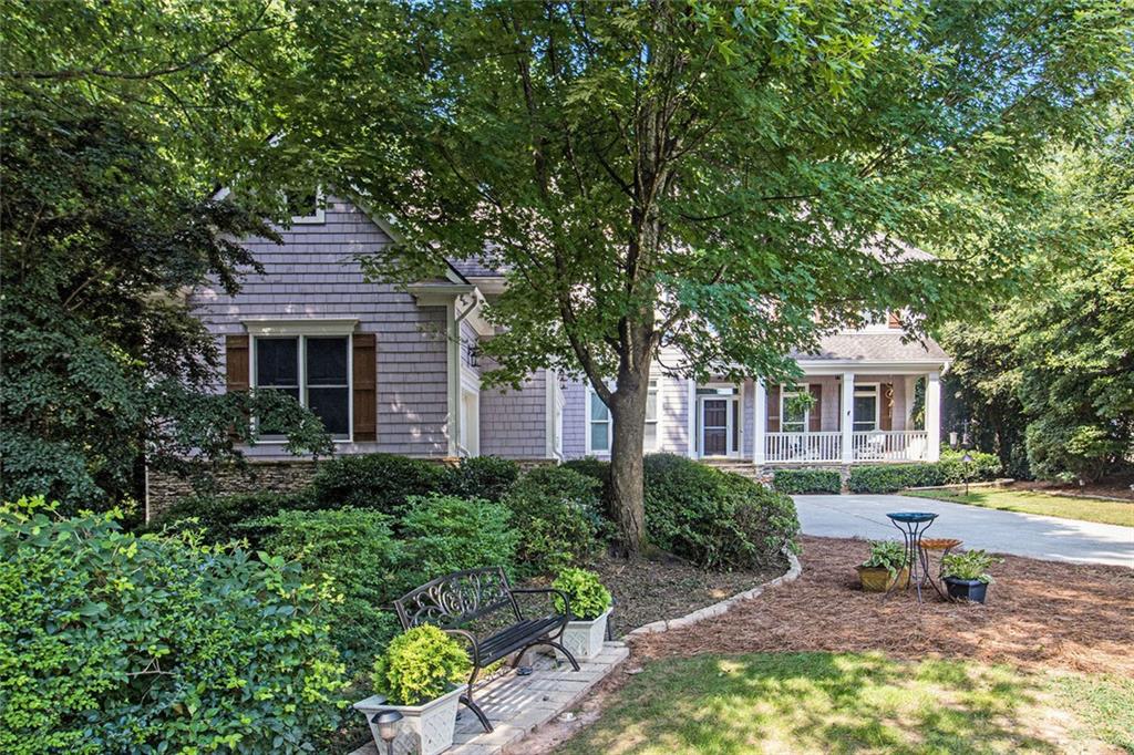 3698 Lakeview Drive