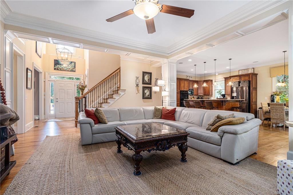 3698 Lakeview Drive