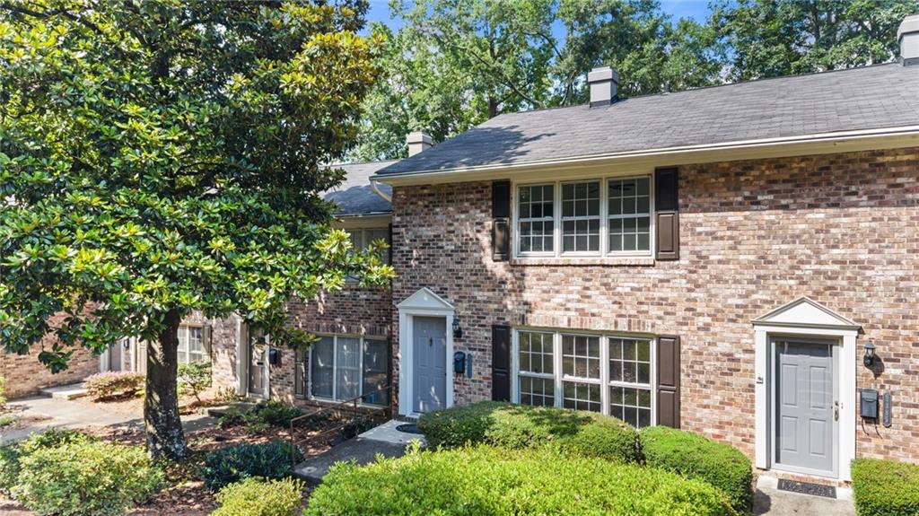 2387 Northlake Court NE