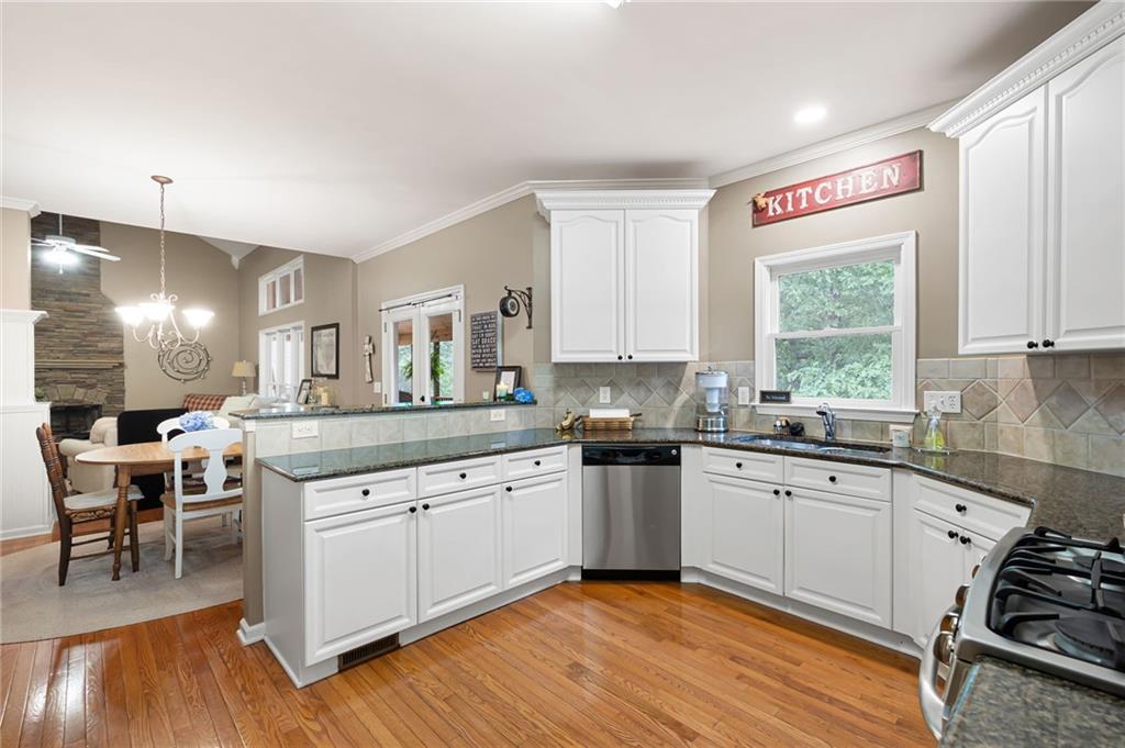 138 Knightwood Point, Acworth, Georgia image 15