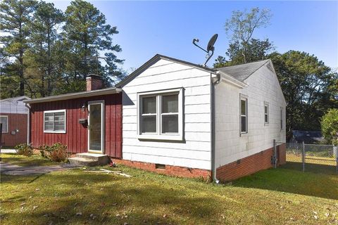 Homes For Sale - 3049 Cloverhurst Drive<br/> Atlanta, GA 30344