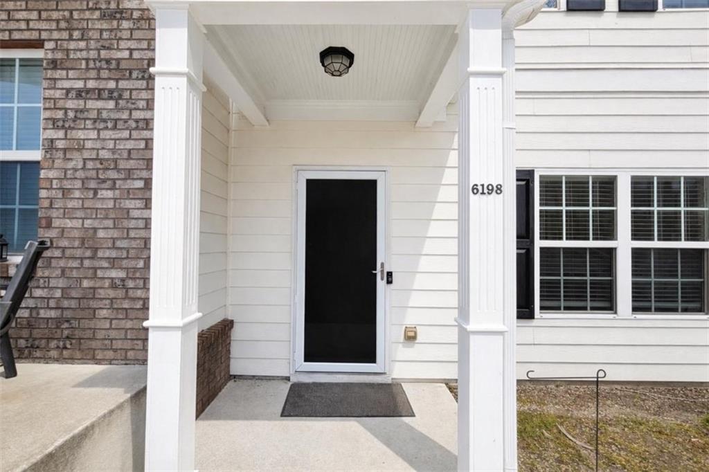 6198 Shoals Loop