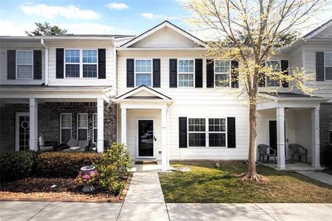Townhouse For Sale - 6198 Shoals Loop<br/> Union City, GA 30291