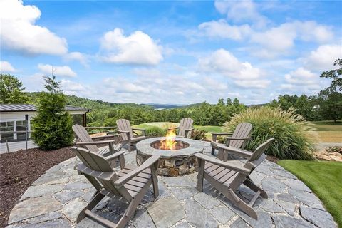 A home in Toccoa