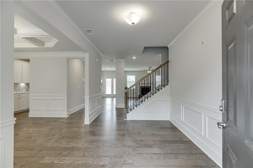 7208 Whitewater Drive, Flowery Branch, Georgia image 4