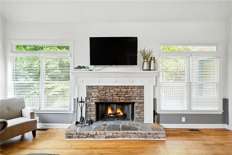 1377 Downington Lane NW