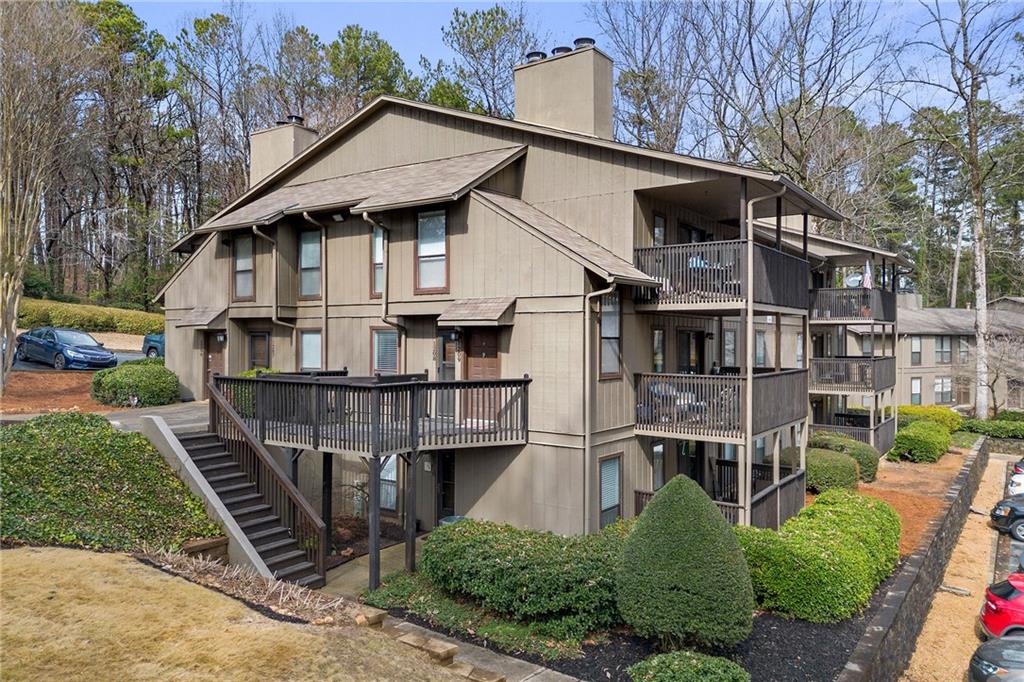 1208 Cumberland Court, Smyrna, Georgia image 2