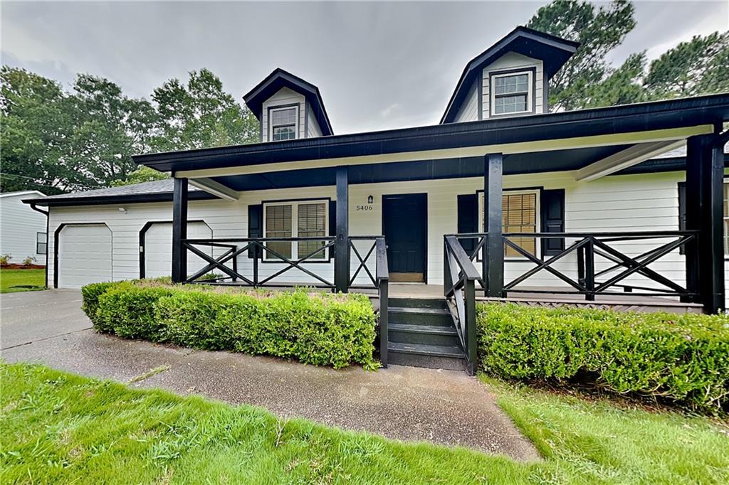 Charming 3 bed, 2 bath, 1,488 sqft home in Powder Springs! Open kitchen concept with updated counters and a spacious living room. Primary suite with attached bathroom. Spacious backyard, great for gatherings! Pets accepted on a case by case basis. Additional admin fees apply. The Fireplace is decorative. Schedule your showing today! This home is as-is.
This home may be located within a Homeowners Association (HOA) community. If so, residents will be responsible for adhering to all HOA rules and regulations. Please contact your agent or landlord's agent for more information.
DISCLAIMER: Cobb County has certain restrictions on the number and relationship of occupants living in single family homes. All prospective tenants represent that they have reviewed, understand and shall comply with such restrictions.