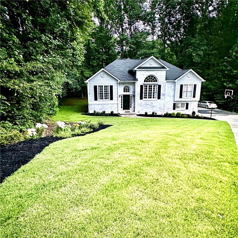 160 Camden Woods Place