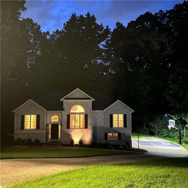 160 Camden Woods Place