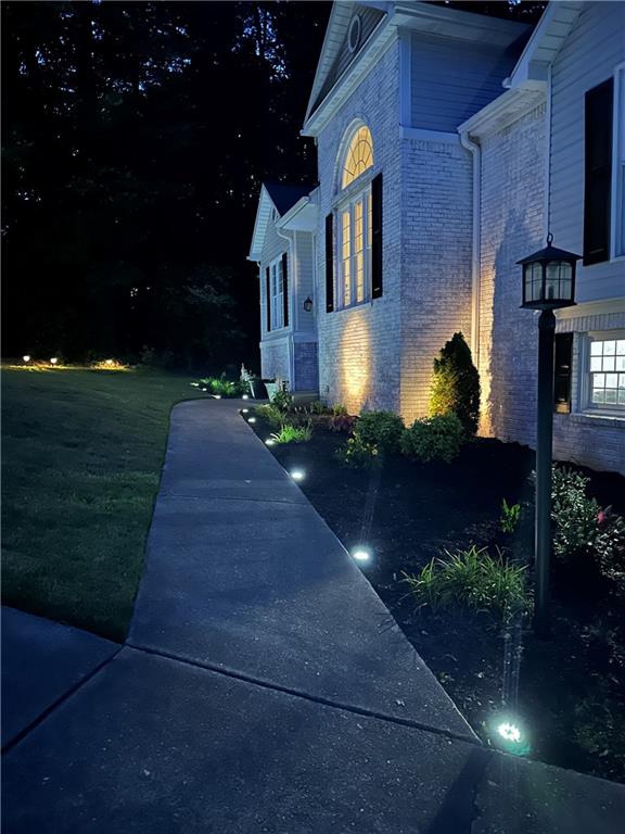 160 Camden Woods Place