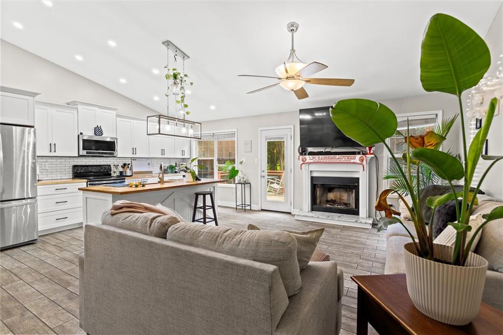 1226 Summer Lane