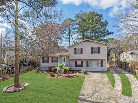 Homes For Sale - 2832 Shea Way<br/> Marietta, GA 30060