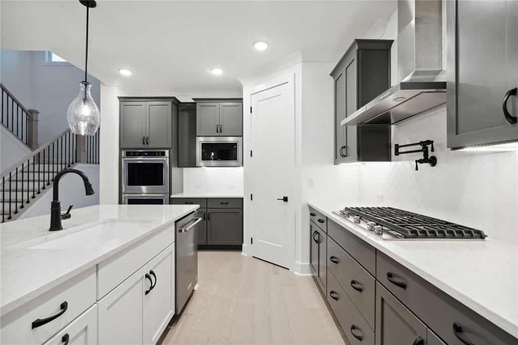 Ellis - Residential