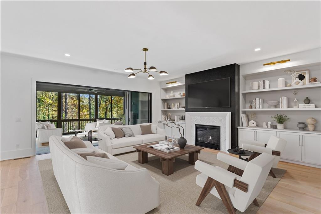 915 Ebenezer Lane