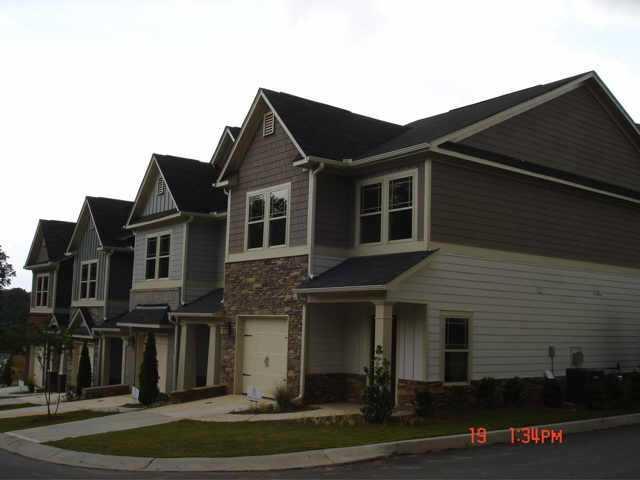 New Craftsman Style Townhomes inside the perimeter. Large Kitchen, Family Room with fireplace, spacious Master Suite with double vanity.