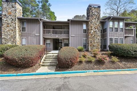 Condo For Sale - 4018 Woodridge Way<br/> Tucker, GA 30084