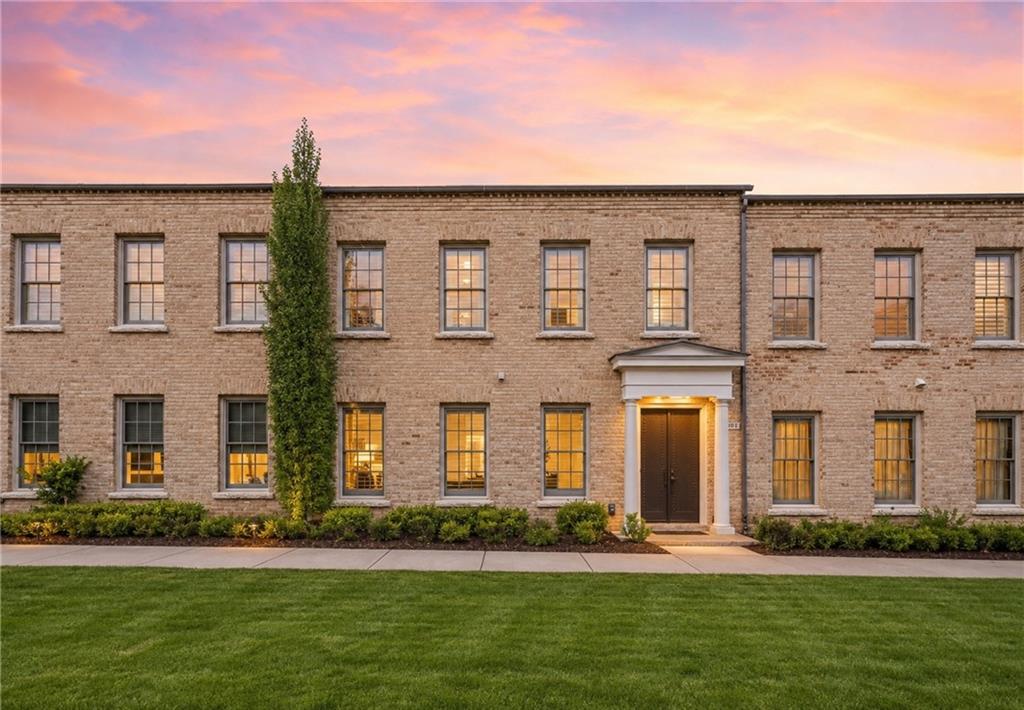 102 Grand Crescent