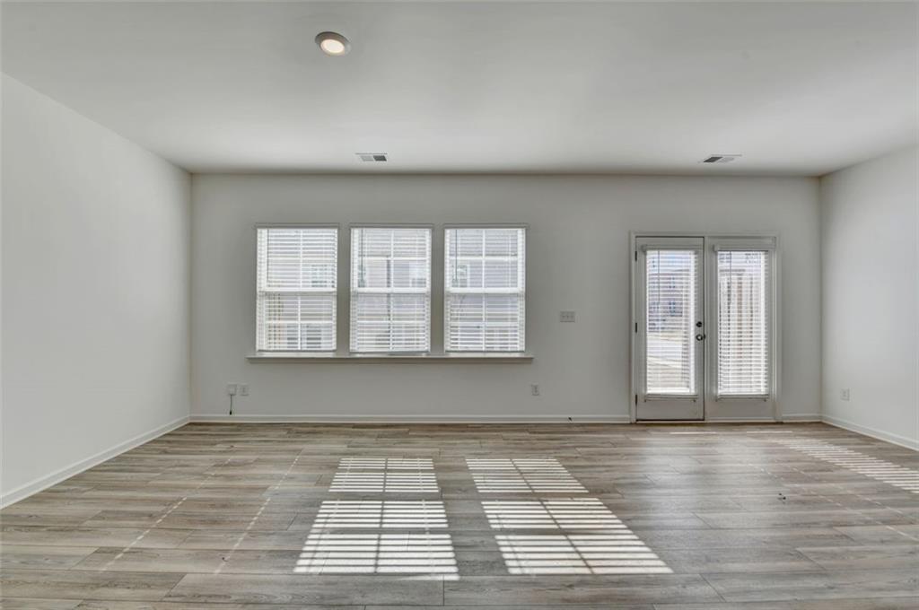 2054 Hickman Walk, Suwanee, Georgia image 4
