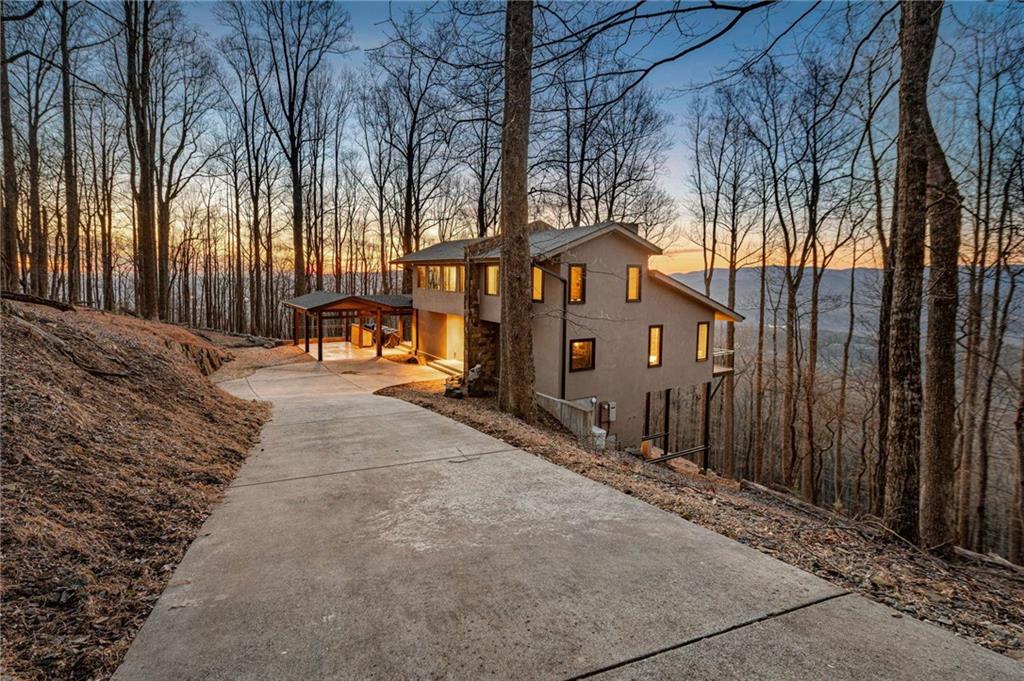 82 Ridgehaven Lane