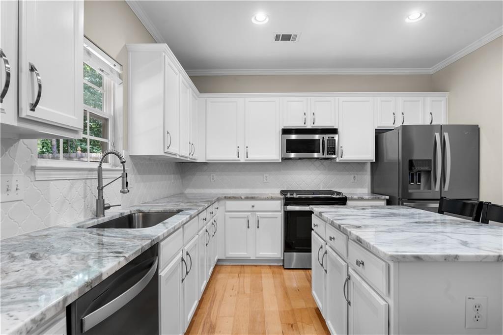 435 Highlands Loop