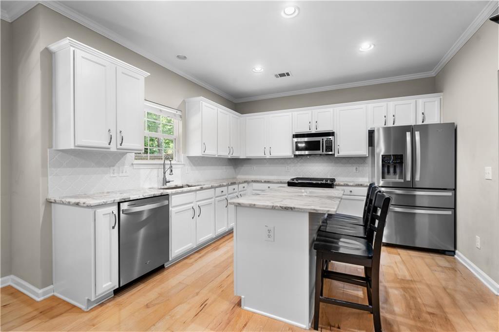 435 Highlands Loop