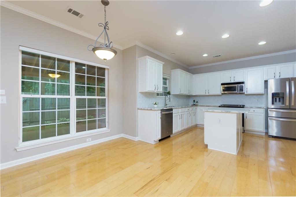 435 Highlands Loop