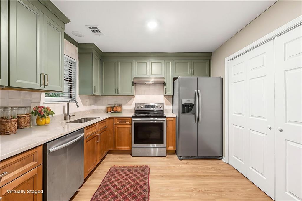 2300 Newport Landing