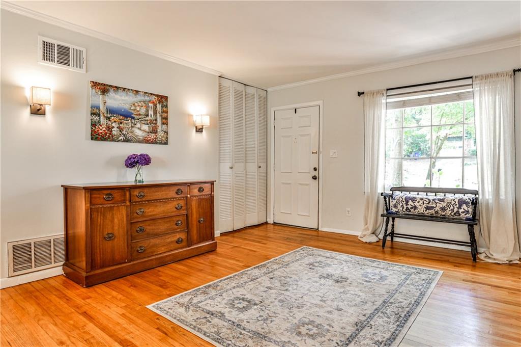 1082 Greenbriar Circle
