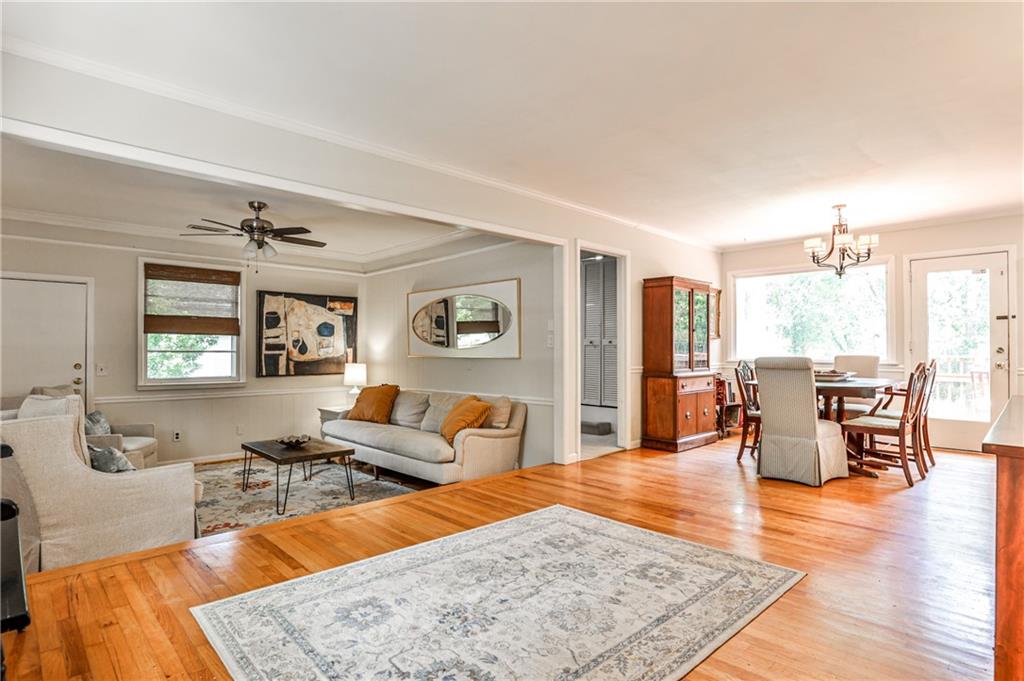 1082 Greenbriar Circle