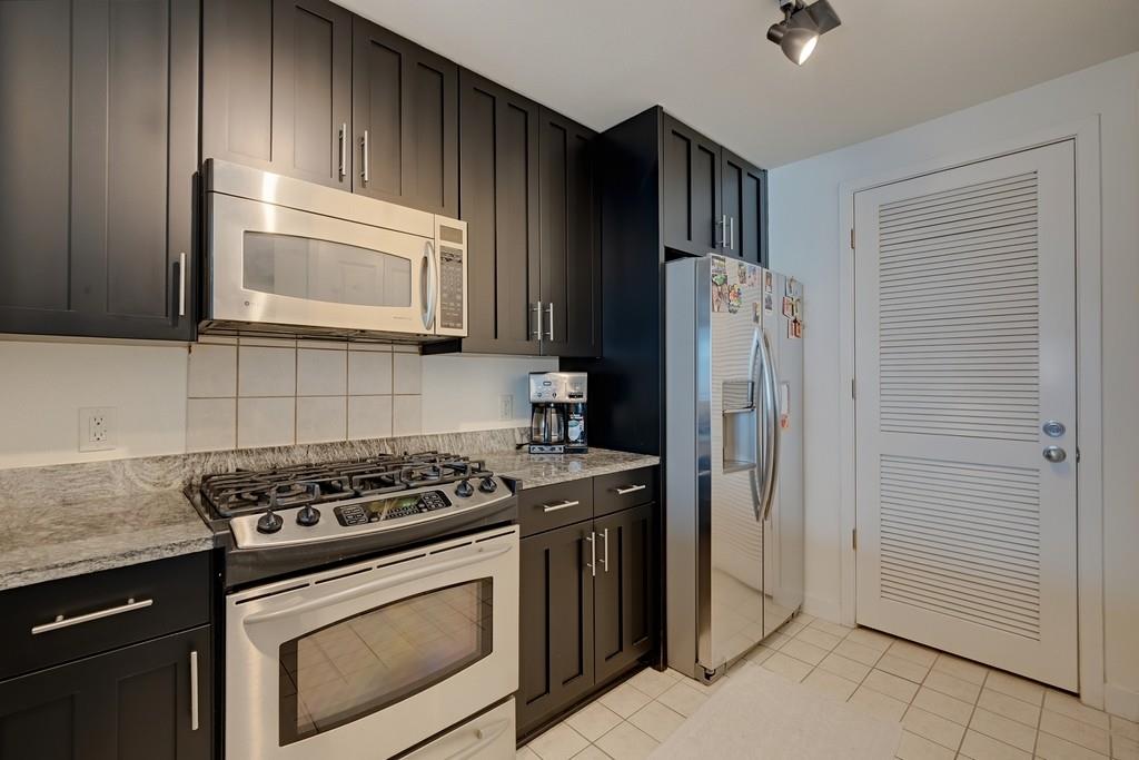 3338 Peachtree Road NE 1807