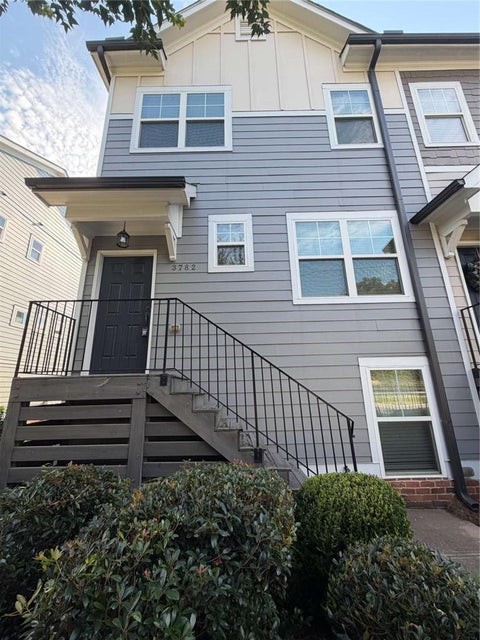 Townhouse For Rent - 3782 Oxford Circle<br/> Dekalb County, Doraville, GA 30340