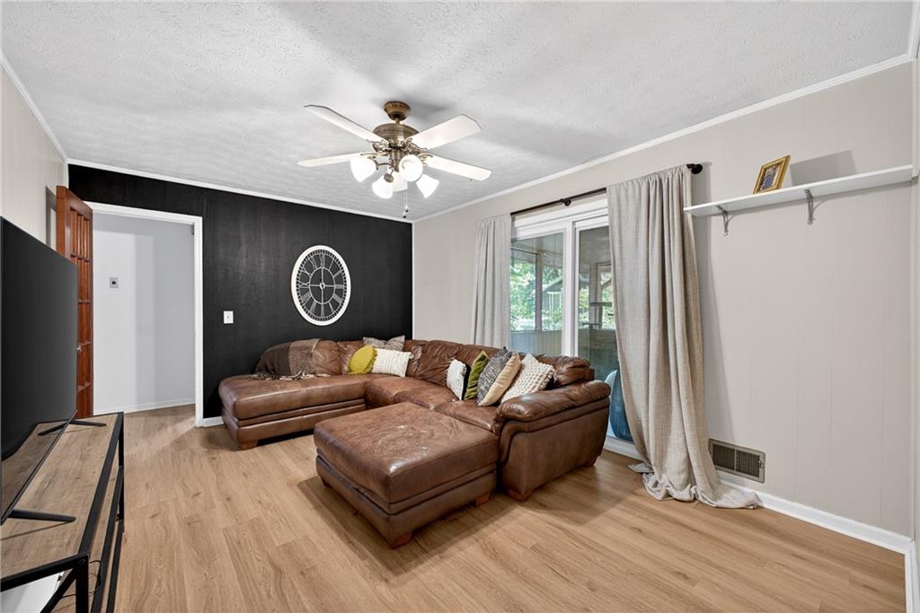 1438 Gardner Road NW