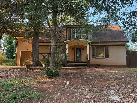 2741 Glenvalley Drive Decatur GA 30032
