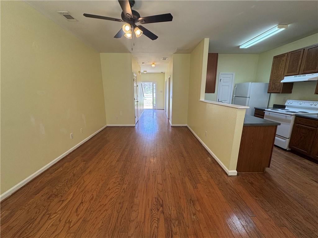 257 Brookview Drive, Riverdale, Georgia image 4