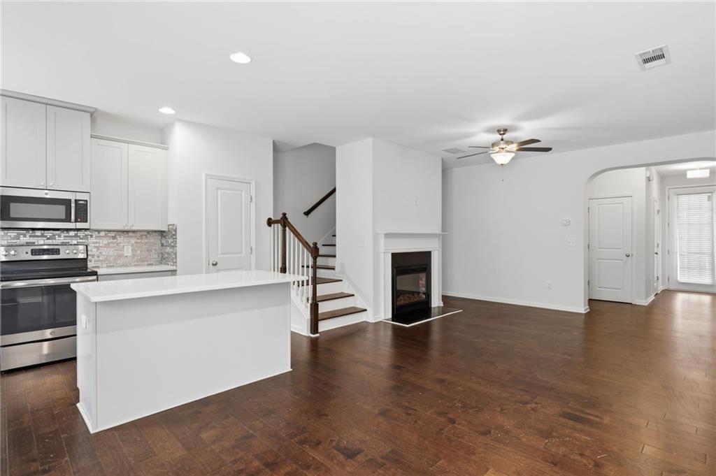4917 Longview Walk